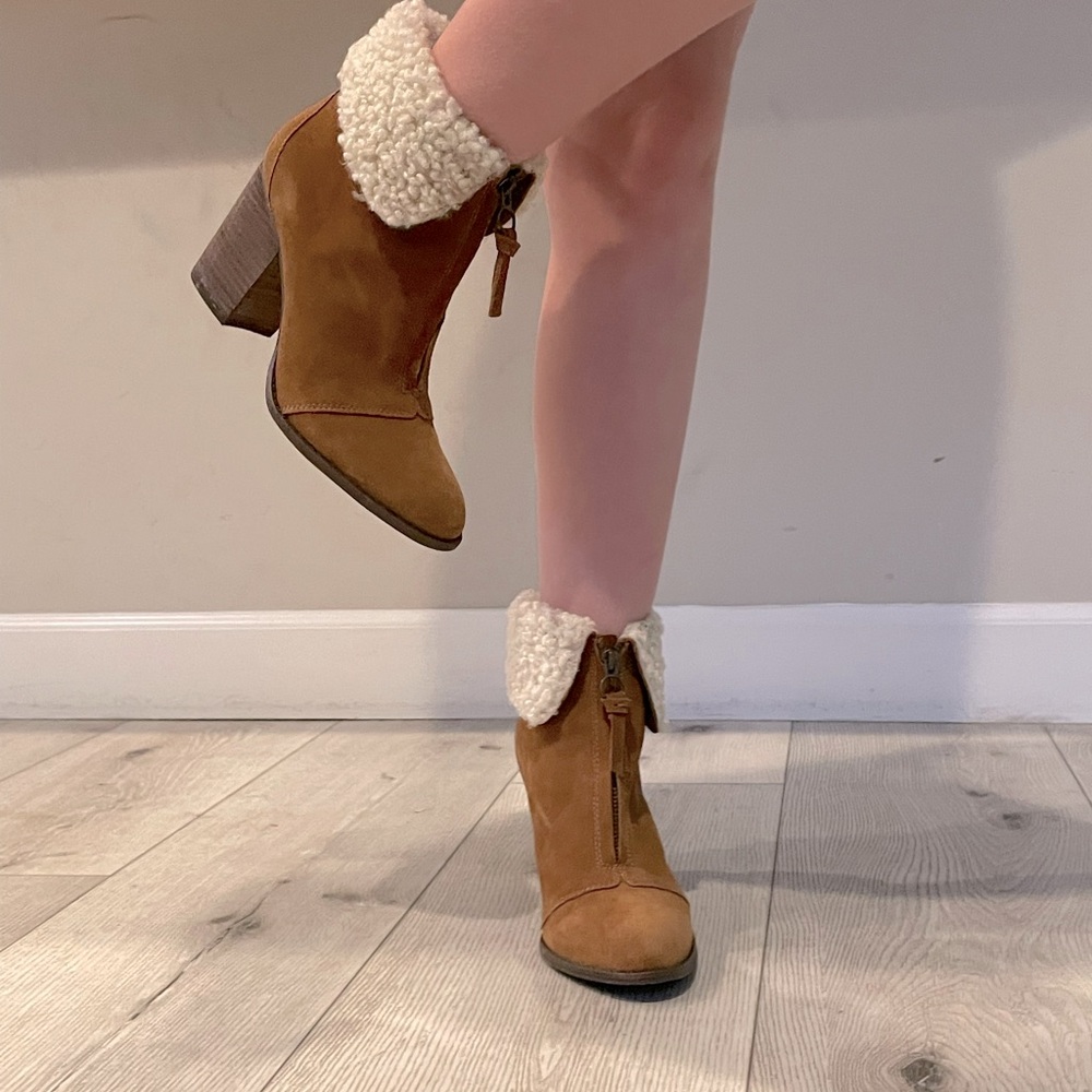 Splendid faux suede booties w/faux shearling cuffs